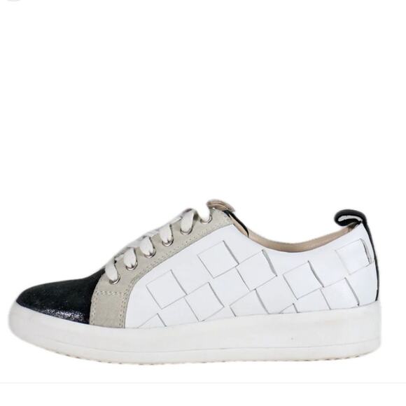 DIBA TRUE Yuli Ana Sneaker in White and Black Leather, Size 11, New in Box - Picture 5 of 16